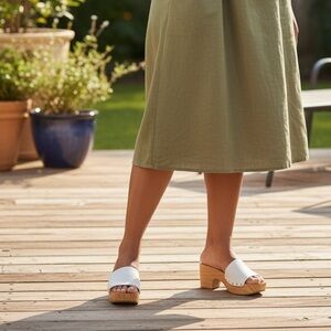 NWT Jessica Simpson Women’s Rexile White Studded Clogs Size 8.5 M Comfort Slip-O